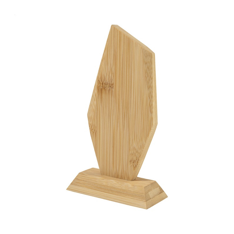 Hranatá bambusová trofej, prírodná