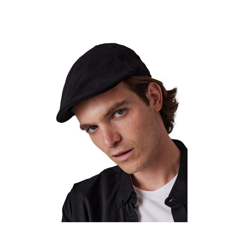 Baretka, Black, čierna